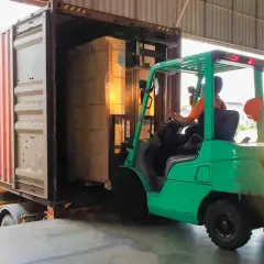 Czym przewieźć wózek widłowy: uniknij kosztownych błędów w transporcie