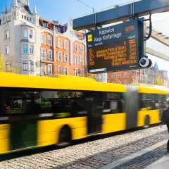 Jak dojechać z dworca PKP Katowice na ul. Ceglaną? Zobacz rozkład jazdy autobusu na przystanku Aleja Korfantego.