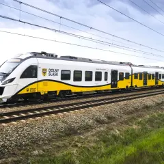 Nowy pociąg Kolei Dolnośląskich rusza w podróż z Wrocławia nad morze.