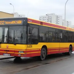 Autobus linii 132 Warszawa, o numerze bocznym A436, marki MAN, z napisem ITS Michalczewski, gotowy do jazdy.