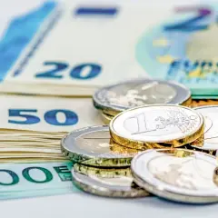 Ile gotówki można przewieźć samolotem do Niemiec bez problemów?