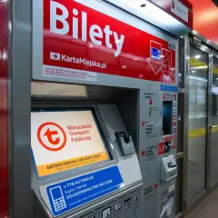 Automat do zakupu biletów ZTM w Warszawie. Sprawdź ztm bilety cennik warszawa, by poznać aktualne ceny.