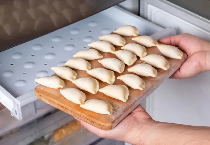Jak przewieźć zamrożone pierogi bez ryzyka ich uszkodzenia