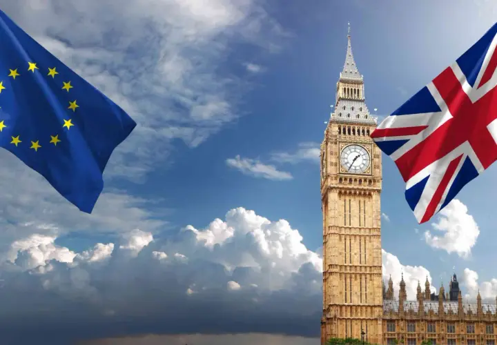Big Ben i flagi UE i UK. Zastanawiasz się, co można przewieźć do Anglii samolotem po Brexicie?