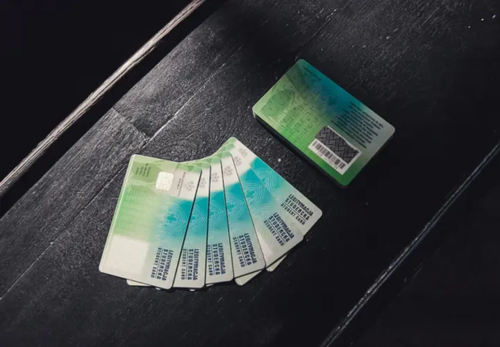 Legitymacje studenckie, klucz do podróży z flixbus zniżka studencka.