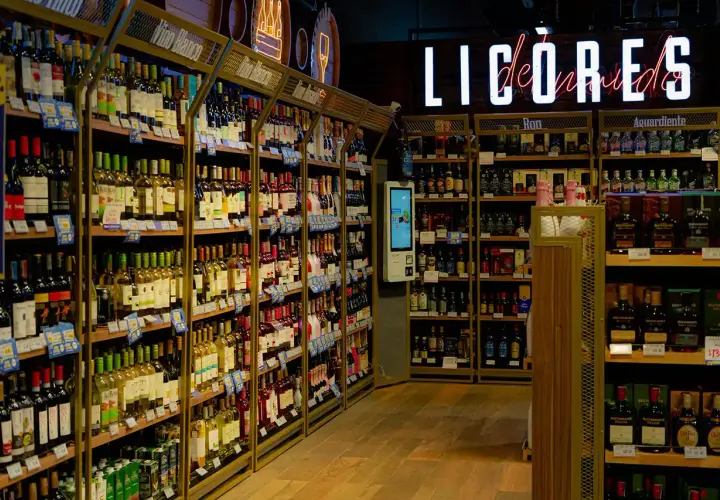 Ile alkoholu można przewieźć do UK? Oto kluczowe limity i zasady