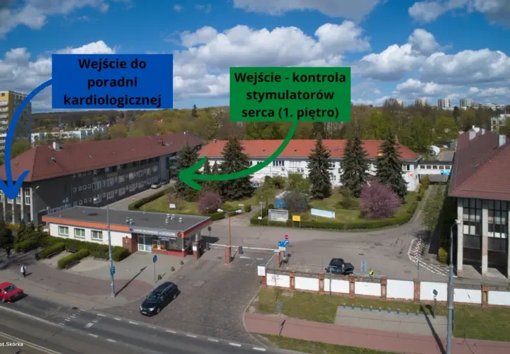 Jak dojechać z dworca PKP Szczecin do szpitala na Arkońskiej? Wskazówki na zdjęciu pokazują wejście do poradni kardiologicznej i kontroli stymulatorów serca.