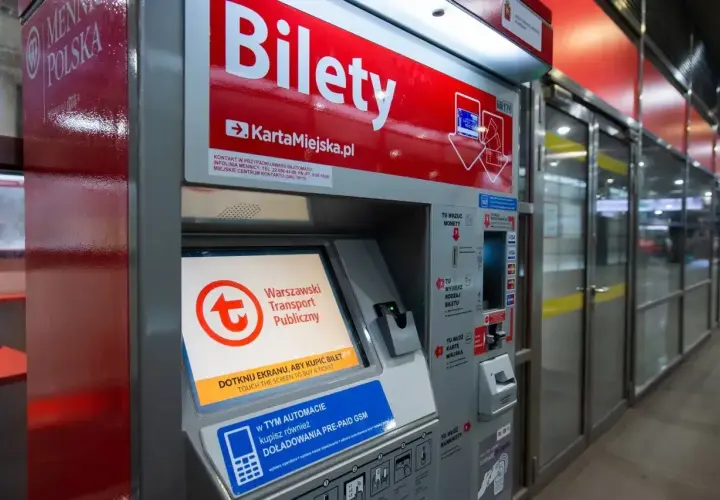 Automat do zakupu biletów ZTM w Warszawie. Sprawdź ztm bilety cennik warszawa, by poznać aktualne ceny.