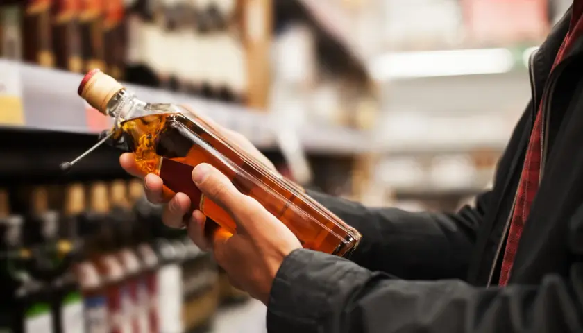 Ile można przewieźć alkoholu z Gruzji? Sprawdź limity i kary.