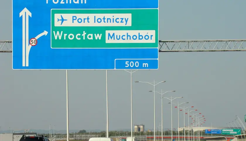 Autobus z lotniska Wrocław do dworca PKP? Znak A8 kieruje do Warszawy, Poznania, portu lotniczego i Wrocławia Muchoboru.