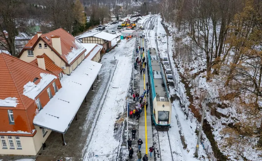 Dojazd pociągiem do Świeradowa-Zdroju - Jak uniknąć pomyłek?
