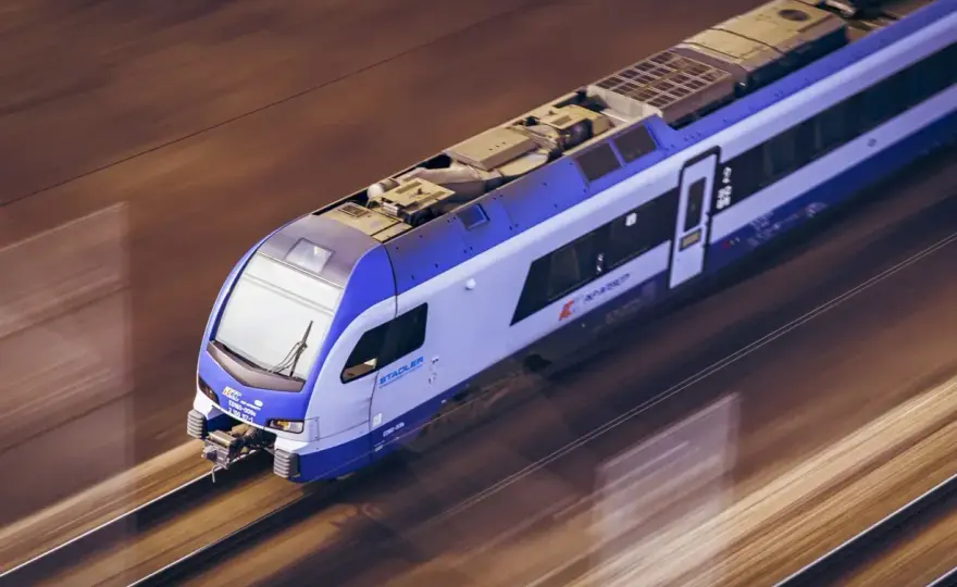 PKP z dzieckiem - Jak oszczędzić? Ulgi, bilety i dokumenty