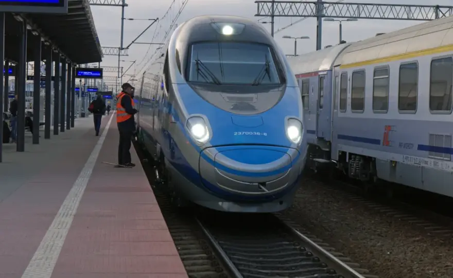 Ile jedzie Pendolino z Warszawy do Gdańska? Sprawdź czas