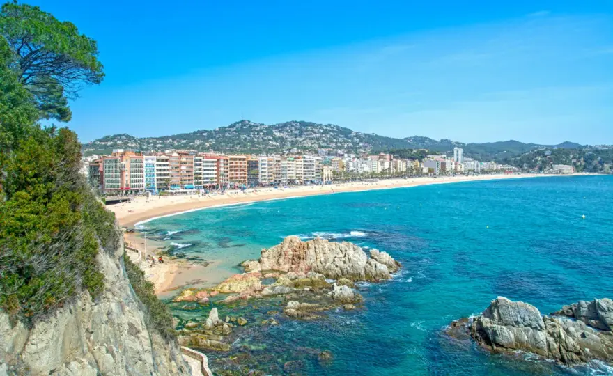 Lotnisko Girona czy Barcelona? Jak dojechać do Lloret de Mar