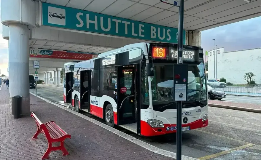 Lotnisko w Bari - jak dojechać do centrum i dalej?