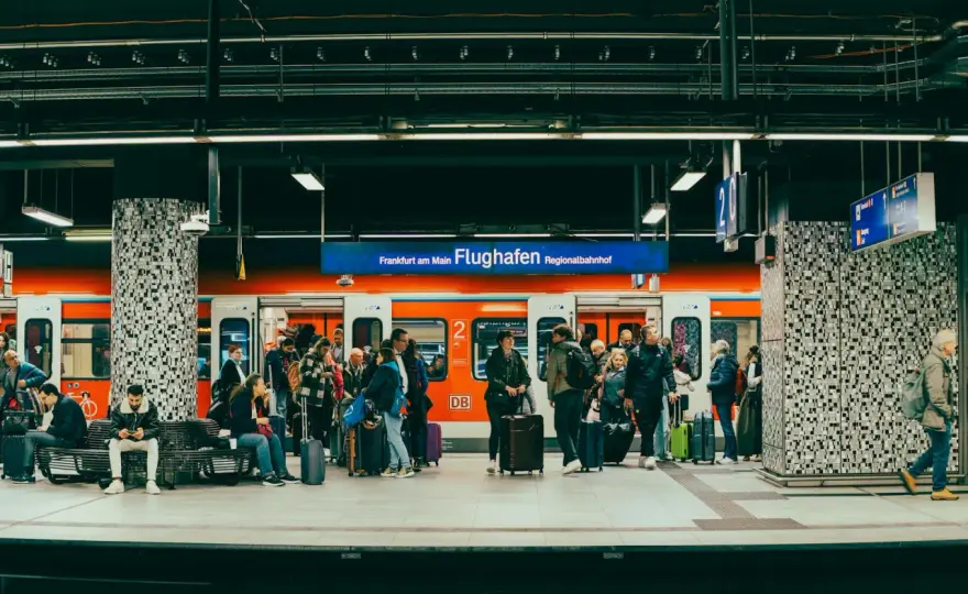 Lotnisko Frankfurt - Jak sprawnie dojechać i zmienić terminal?