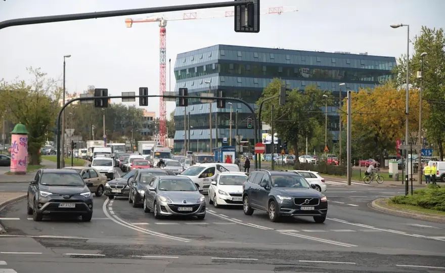 Rondo Matecznego Kraków - Jak nie pomylić przystanków i linii?