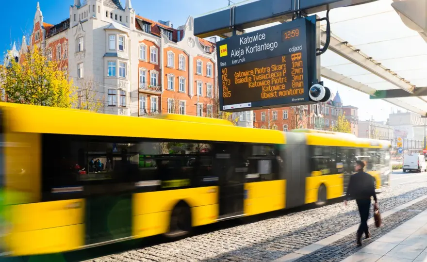 Dojazd z dworca PKP w Katowicach na Ceglaną autobusem 600