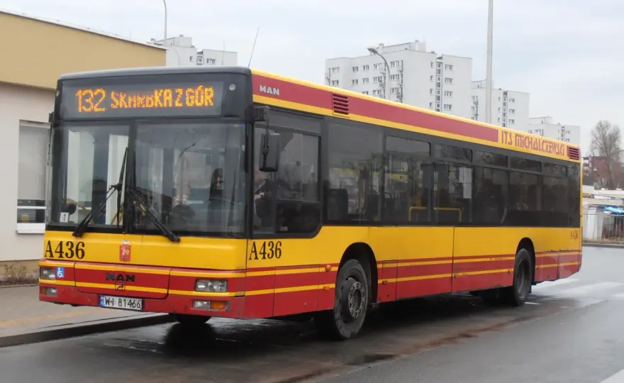 Autobus 132 - Trasa do metra i czas przejazdu. Jak uniknąć pomyłek?