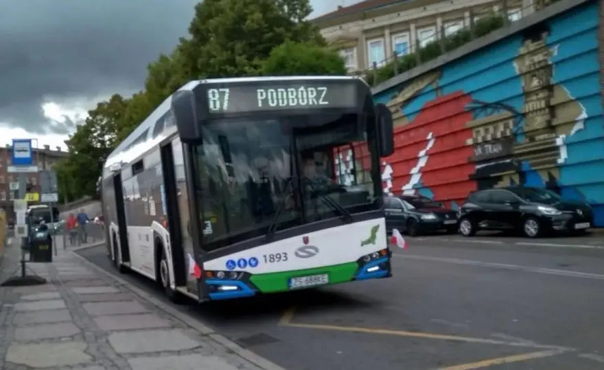Autobus 87 Szczecin - Trasa, bilety, zmiany. Jedź bez stresu!