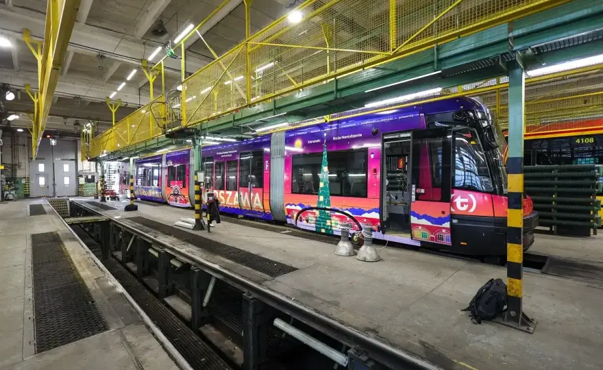 Świąteczny tramwaj Warszawa - Jak go złapać i gdzie szukać?