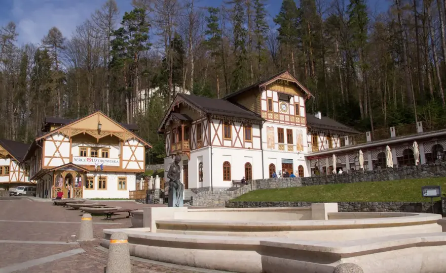 Szczawnica pociągiem - Jak sprawnie dojechać i co zwiedzić?