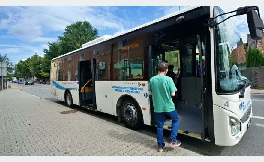 Busy Tymbark Limanowa: Rozkład, Ceny i Przewoźnicy - Twój Przewodnik