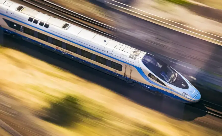 Z jaką prędkością jedzie pociąg Intercity - Sprawdź limity Pendolino