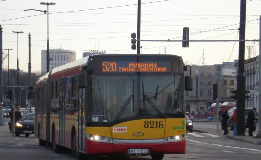 Autobus 520 Warszawa - Trasa, rozkład, remonty. Czy warto?