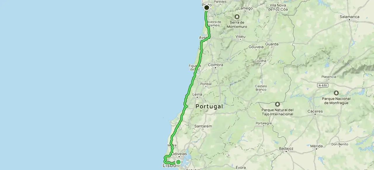 Trasa z Porto do Lizbony w Portugalii, biegnąca wzdłuż wybrzeża, z zaznaczonymi miastami jak Coimbra i Leiria.